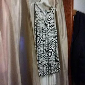 White and black dress short sleeve knee with ruffl